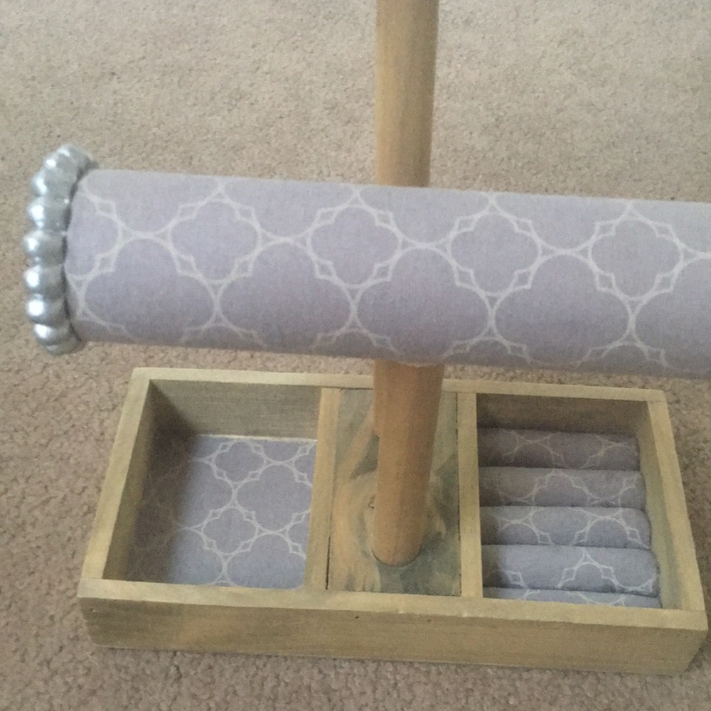 Great Jewelry Organizer - Picture 2 of 4